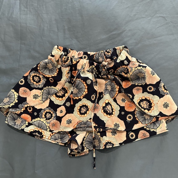 Short Femme Zara Trafaluc à Fleurs Multicolores – Taille UK 10 (FR 38), 97% Coton – Occasion Parfait état